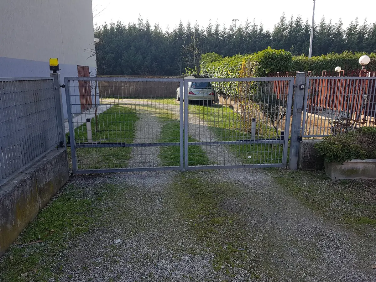 Porte Basculanti Automatiche Treviso | Tel. 0422 1890068 – accesso carraio